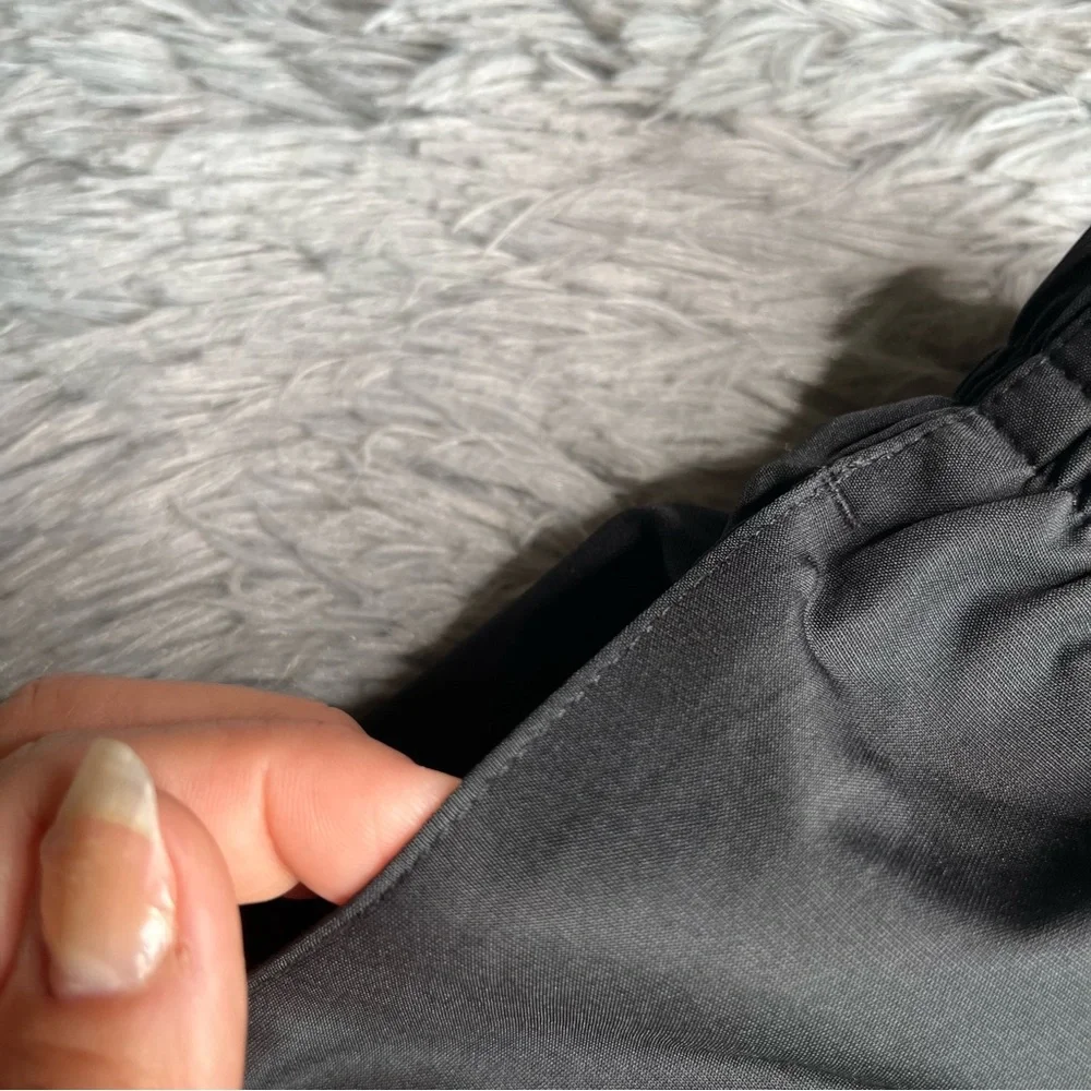 Nike Shorts Mens Small Drawstring Waist Pockets Black White Swim Athletic